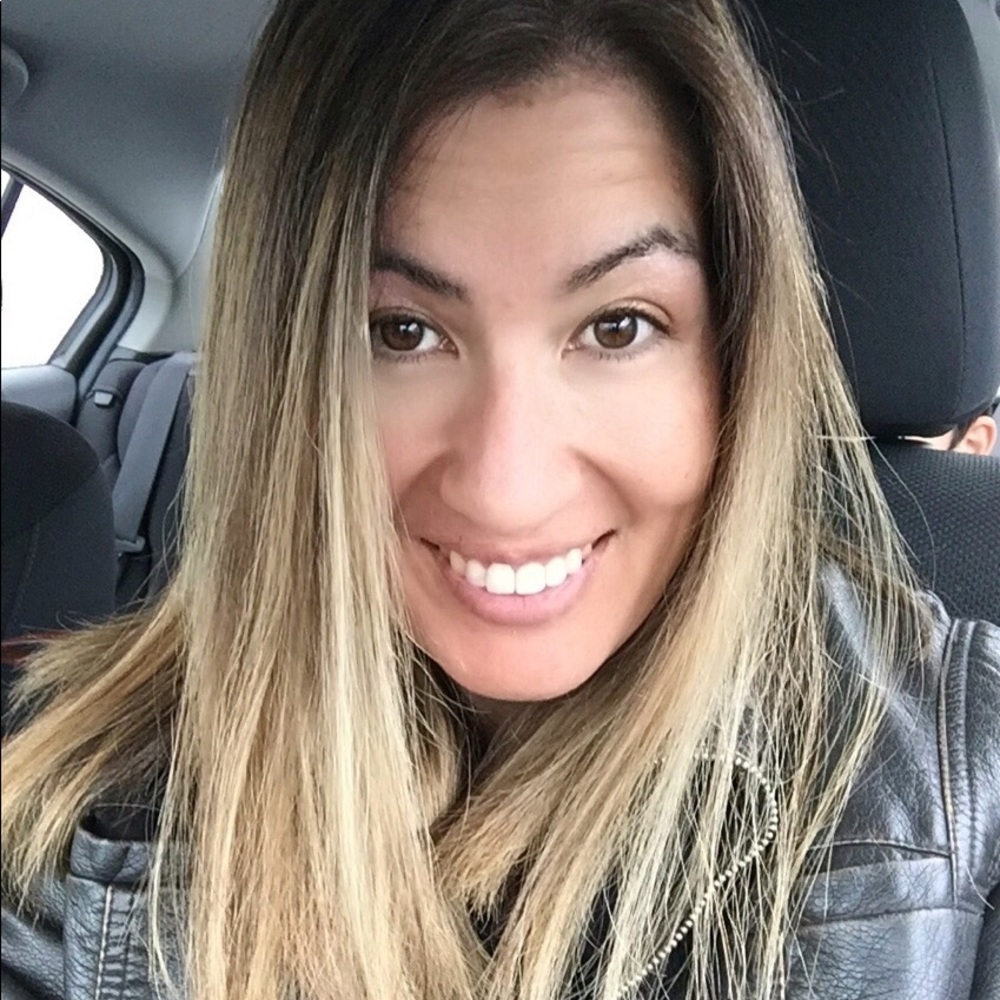 Meet your Posher, Ava